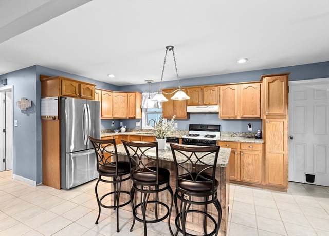 Property at 973 Point Rd, Marion, MA 02738, 2 beds, 1 bath