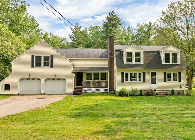 Property at 44 High St, Stratham, NH 03885, 4 beds, 2 baths