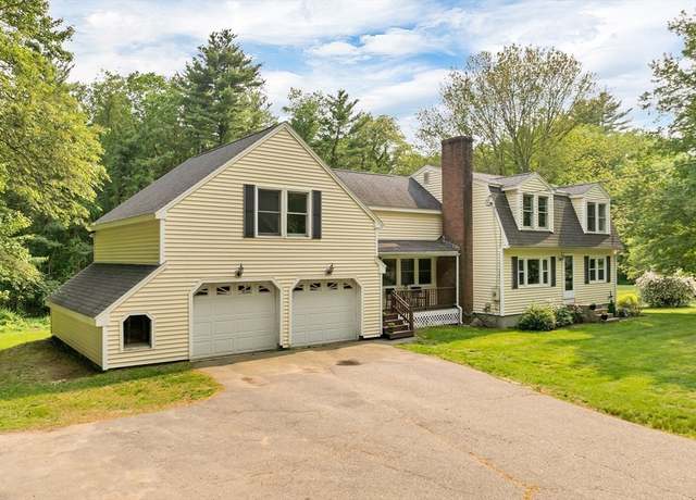 Property at 44 High St, Stratham, NH 03885, 4 beds, 2 baths