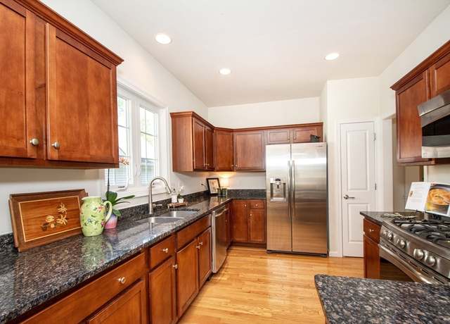 Property at 28 Picket Fence, Plymouth, MA 02360, 2 beds, 2 baths