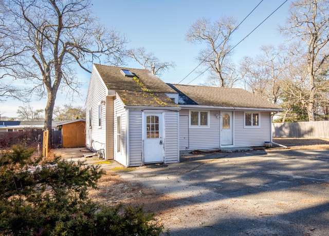 Property at 74 Glen Charlie Rd, Wareham, MA 02538, 2 beds, 1 bath