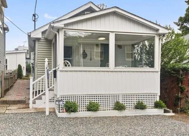 Property at 17 Landers Rd, Quincy, MA 02170, 2 beds, 1 bath