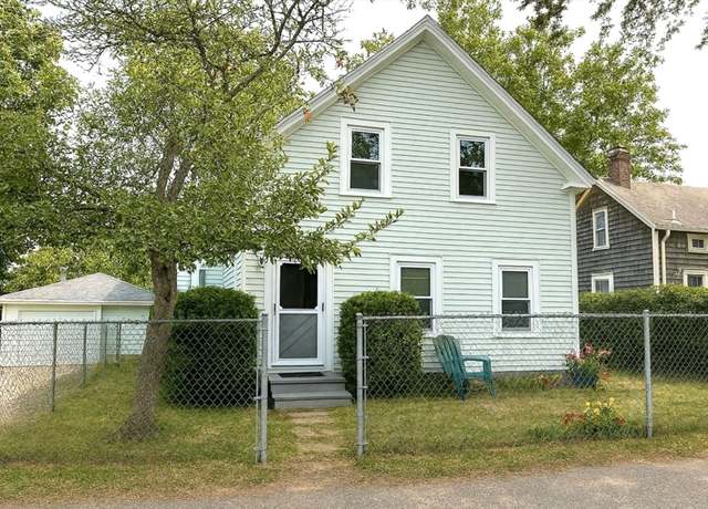 Property at 9 Tenth St, Wareham, MA 02558, 3 beds, 1.5 baths