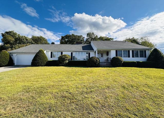 Property at 1107 Jackson Rd, Hardwick, MA 01037, 4 beds, 3 baths