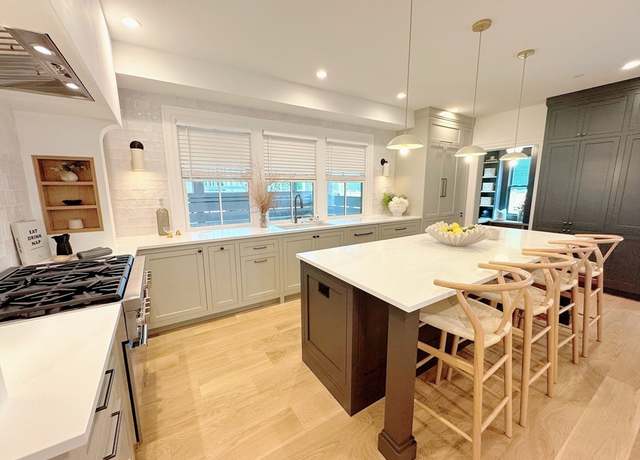 Property at 8A Milk St #1, Newburyport, MA 01950, 3 beds, 2.5 baths
