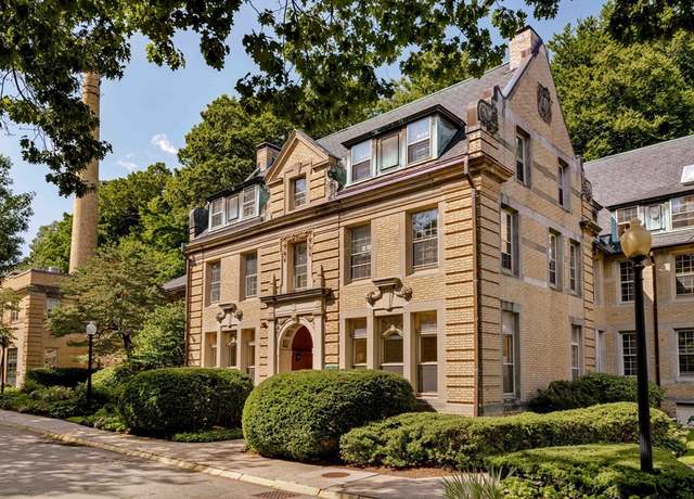 Property at 65 Glen Rd Unit H4, Brookline, MA 02445, 2 beds, 1.5 baths