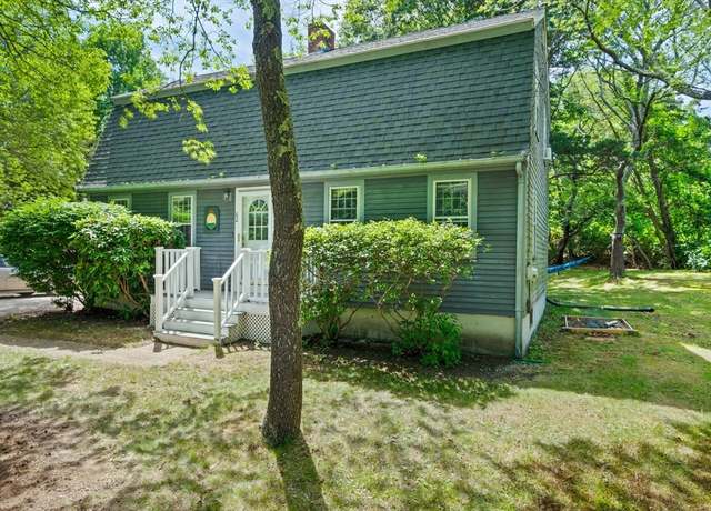 Property at 62 Manomet Point Rd, Plymouth, MA 02360, 3 beds, 2 baths