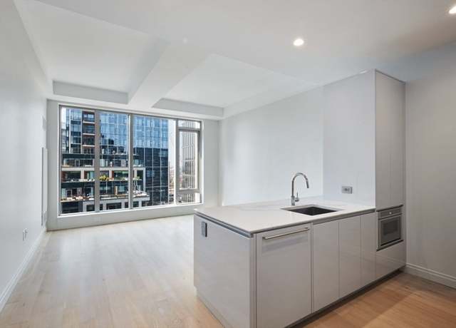 Property at 133 Seaport Blvd #1007, Boston, MA 02210, 1 bed, 1 bath