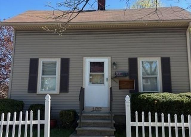 Property at 122 John St, Reading, MA 01867, 4 beds, 1 bath