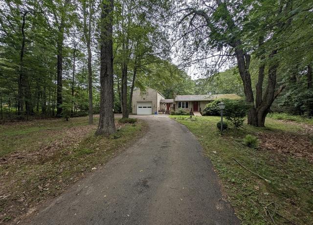 Property at 181 Dresser Hill Rd Unit + 2 lots, Dudley, MA 01571, 3 beds, 1 bath