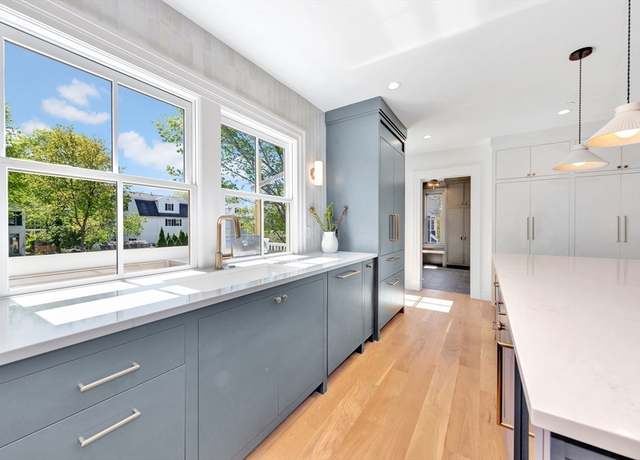 Property at 8B Milk St #1, Newburyport, MA 01950, 3 beds, 2.5 baths