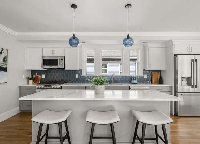 Property at 37-39 Governor Winthrop Rd #2, Somerville, MA 02145, 4 beds, 4.5 baths