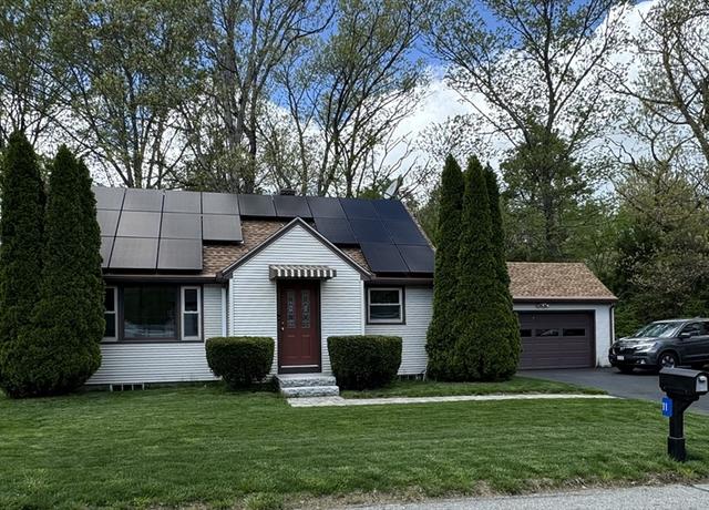 Property at 11 Oakland Dr, Auburn, MA 01501, 3 beds, 1.5 baths