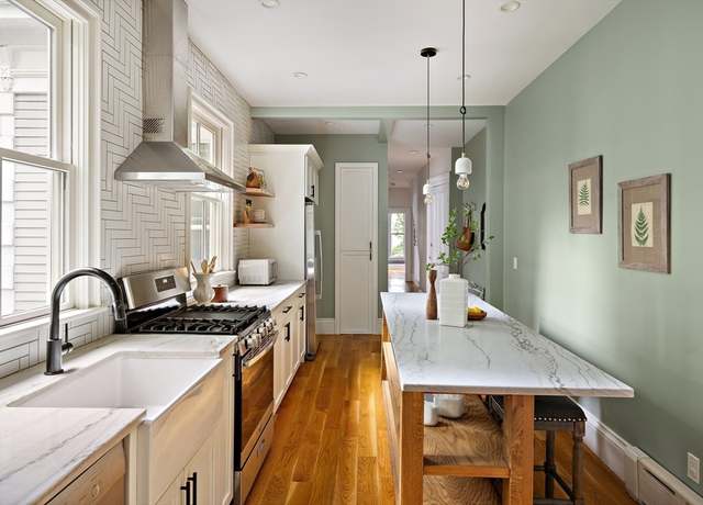 Property at 22 Bigelow Unit 2B, Cambridge, MA 02139, 2 beds, 1 bath