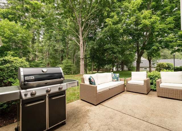 Property at 40 Bay Farm #40, Duxbury, MA 02332, 2 beds, 2.5 baths