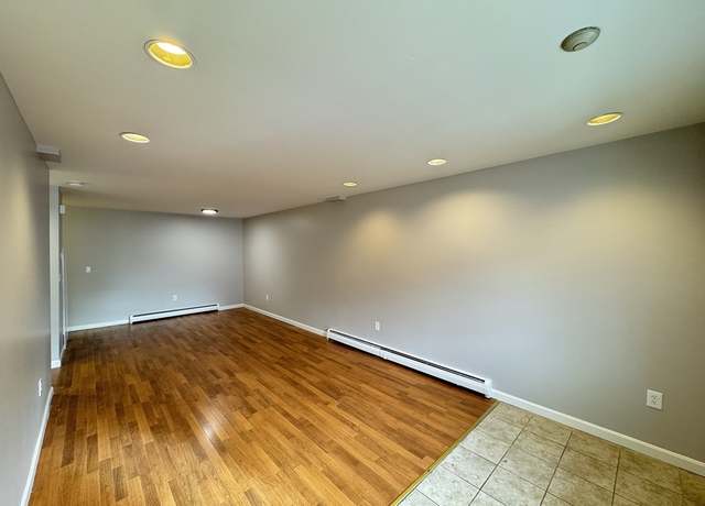 Property at 22 Kenmar Dr #194, Billerica, MA 01821, 1 bed, 1 bath