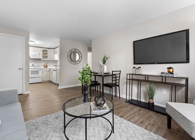 Property at 234 Low St #16, Newburyport, MA 01950, 2 beds, 1 bath
