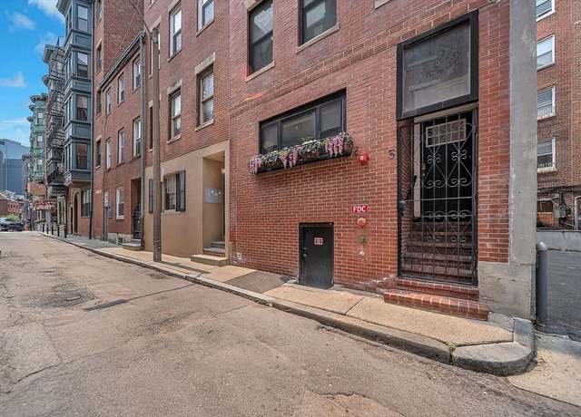 Property at 5 Garden Ct #3, Boston, MA 02113, 2 beds, 2 baths