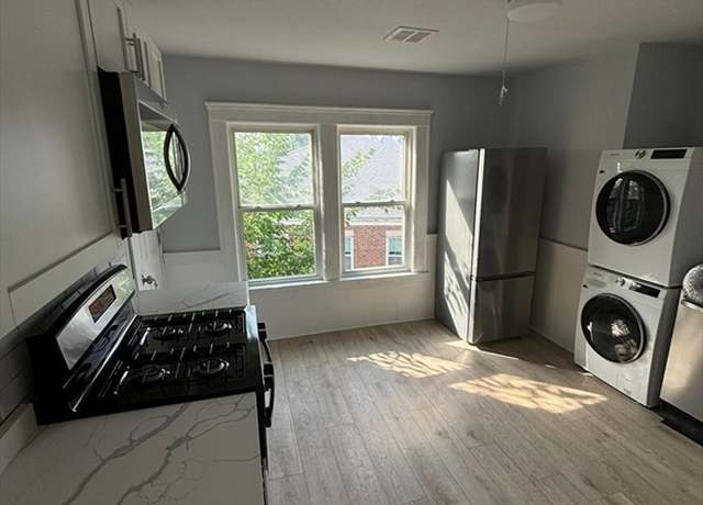 Property at 5 Winthrop St, Worcester, MA 01604, 9 beds, 3 baths