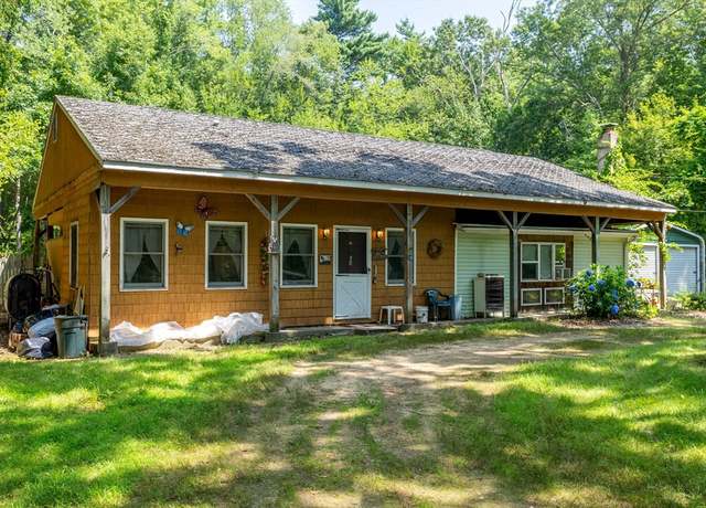 Property at 10 Mountain Brook Rd, Sturbridge, MA 01566, 2 beds, 1 bath