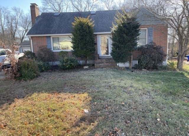 Property at 94 North Ave, Rockland, MA 02370, 4 beds, 2 baths