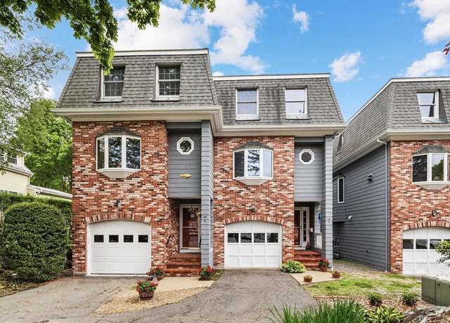 Property at 64 Prospect St Unit B, Marblehead, MA 01945, 2 beds, 2.5 baths
