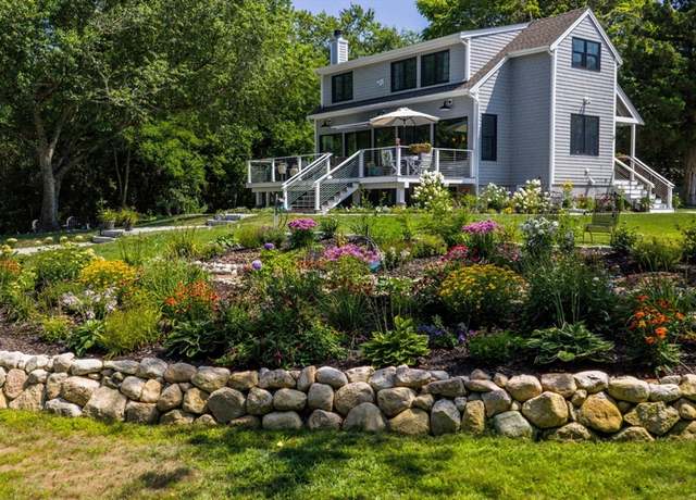 Property at 5 Franks Way, Wareham, MA 02571, 4 beds, 3.5 baths