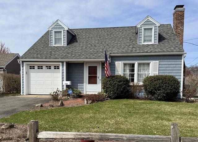 Property at 156 Ashbrook St, Springfield, MA 01118, 3 beds, 1.5 baths