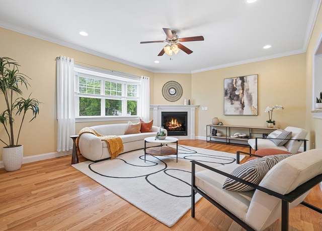 Property at 960 Main St Unit C, Woburn, MA 01801, 2 beds, 2.5 baths