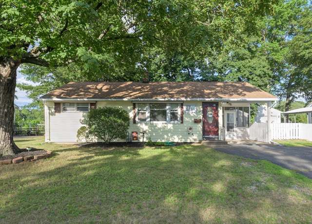Property at 87 Wakefield St, Springfield, MA 01151, 2 beds, 1 bath