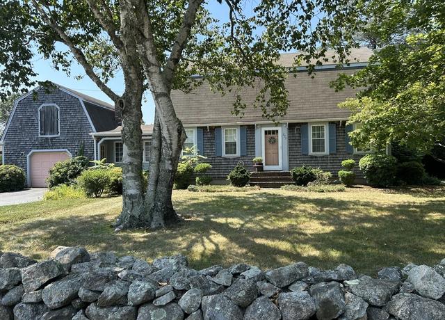 Property at 273 Main St, Acushnet, MA 02743, 3 beds, 1.5 baths