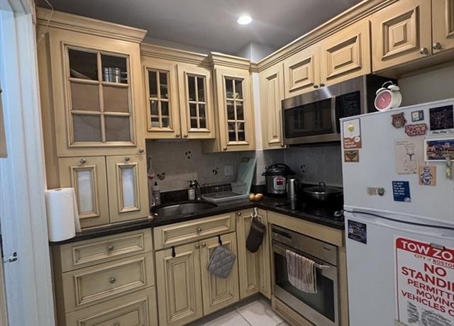 Property at 21 Beacon St Unit 5D, Boston, MA 02108, 1 bath