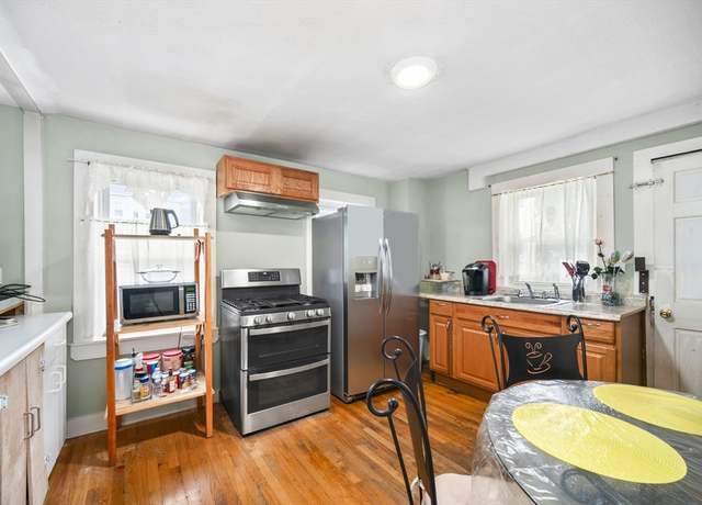Property at 20 Murray St, Lynn, MA 01905, 2 beds, 1 bath