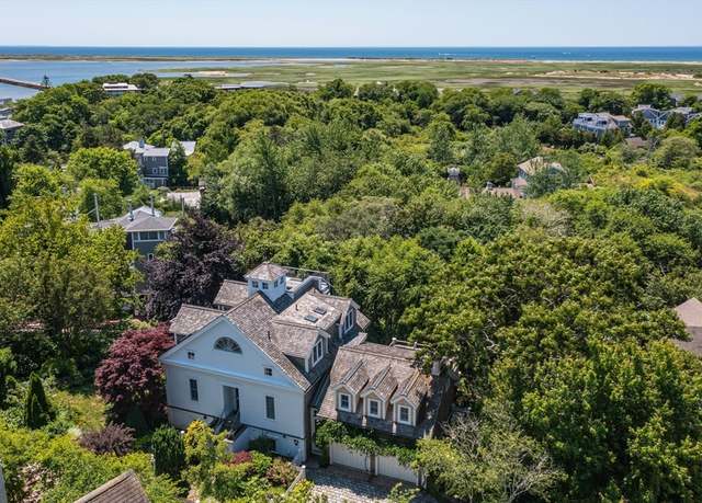 Property at 52 Point St, Provincetown, MA 02657, 3 beds, 3.5 baths