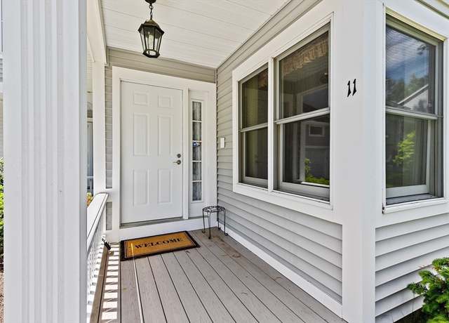 Property at 11 Holly Ct #11, Rockland, MA 02370, 2 beds, 2.5 baths