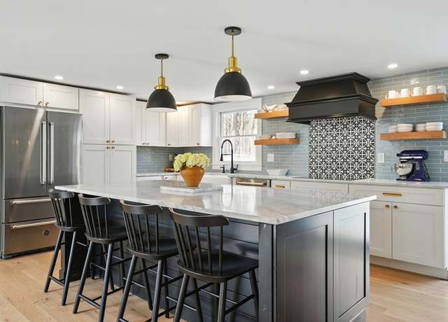 Property at 11 Old Oaken Bucket Rd, Norwell, MA 02061, 4 beds, 4 baths