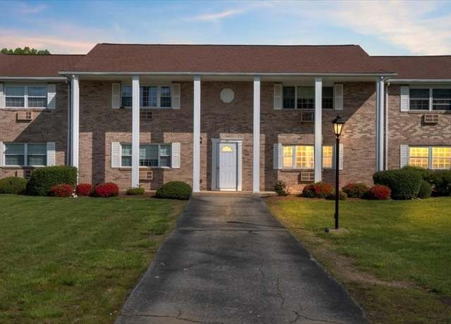 Property at 30 Washington Park Dr #2, Andover, MA 01810, 1 bed, 1 bath