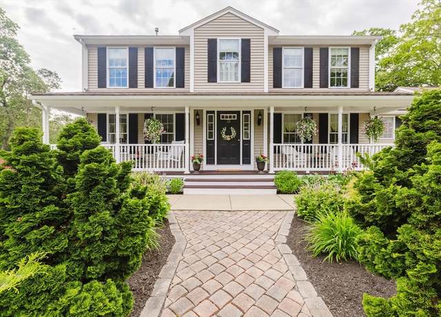 Property at 73 Regent Ct, Swansea, MA 02777, 3 beds, 3.5 baths