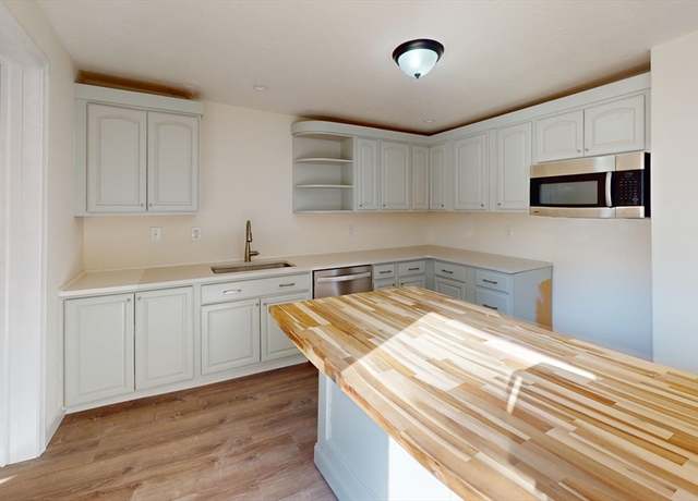 Property at 3162-3164 High St, Palmer, MA 01069, 4 beds, 2 baths