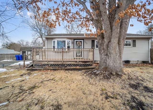 Property at 315 Newhouse St, Springfield, MA 01118, 3 beds, 1.5 baths