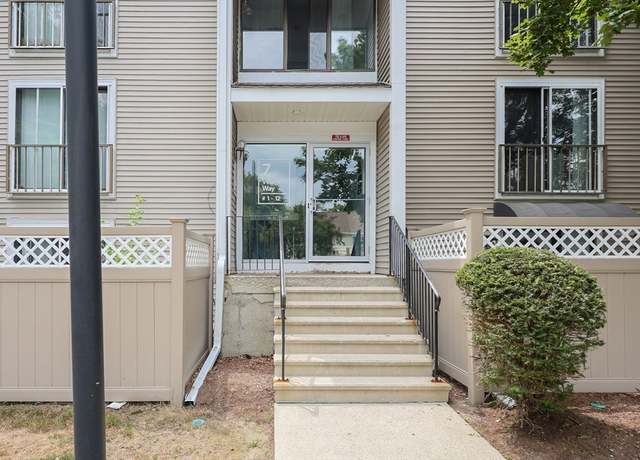 Property at 7 Village Way #4, Natick, MA 01760, 1 bed, 1 bath