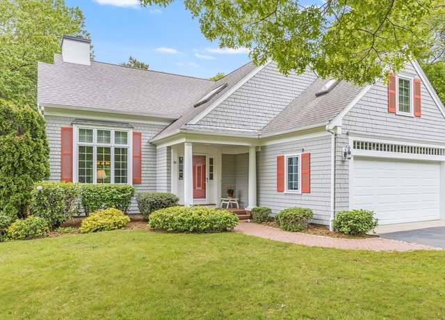 Property at 20 Crestview Cir, Barnstable, MA 02632, 3 beds, 2.5 baths