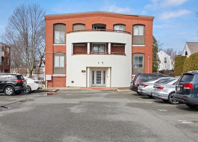 Property at 11 Margin St #2, Lynn, MA 01905, 1 bed, 1 bath