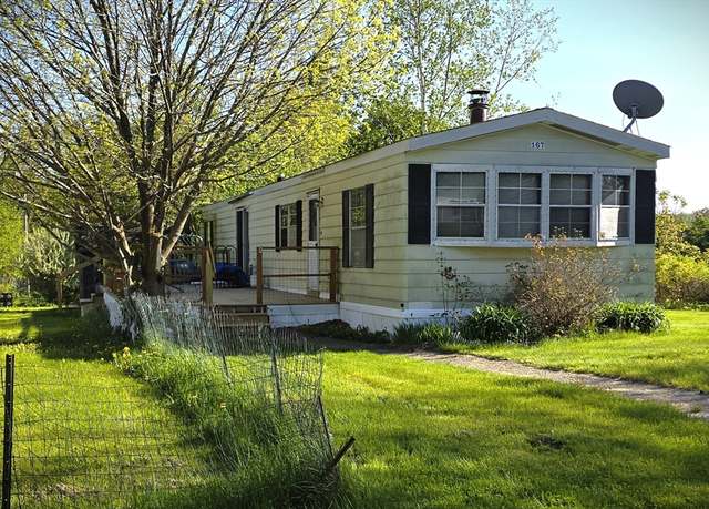 Property at 167 Old Hillcrest Dr, Greenville, NH 03048, 2 beds, 1.5 baths