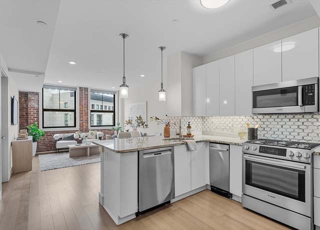 Property at 121 Portland St #601, Boston, MA 02114, 2 beds, 2 baths