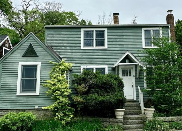 Property at 12 Hutchins Ct, Gloucester, MA 01930, 2 beds, 2 baths