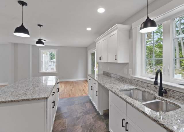 Property at 21 Stephanie St, Gardner, MA 01440, 3 beds, 1.5 baths