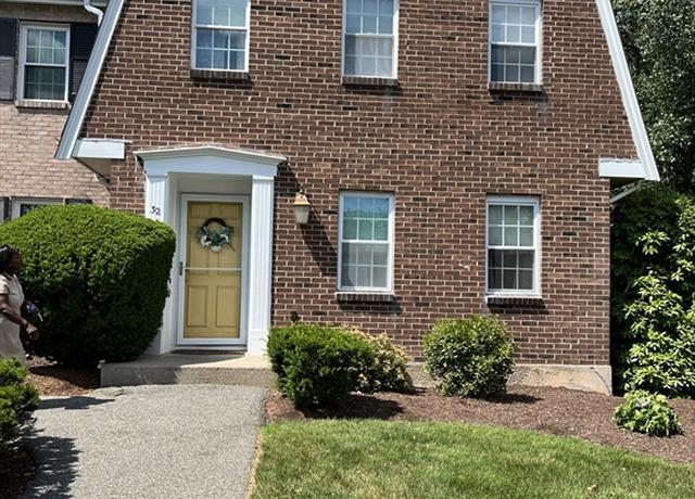 Property at 32 Patricia Dr #32, Stoughton, MA 02072, 3 beds, 3 baths