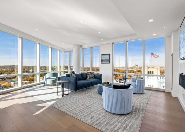 Property at 188 Brookline Ave Unit 19A, Boston, MA 02215, 3 beds, 2.5 baths