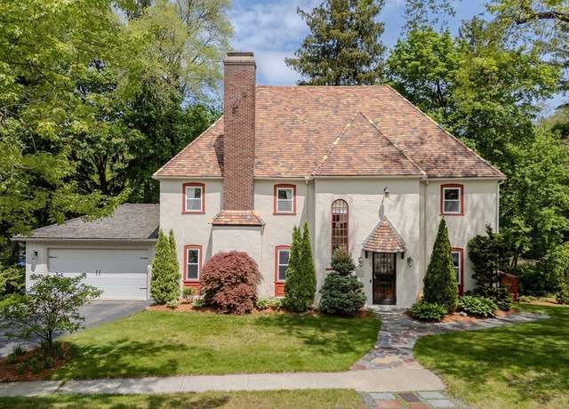 Property at 7 Argyle St, Worcester, MA 01609, 4 beds, 3 baths